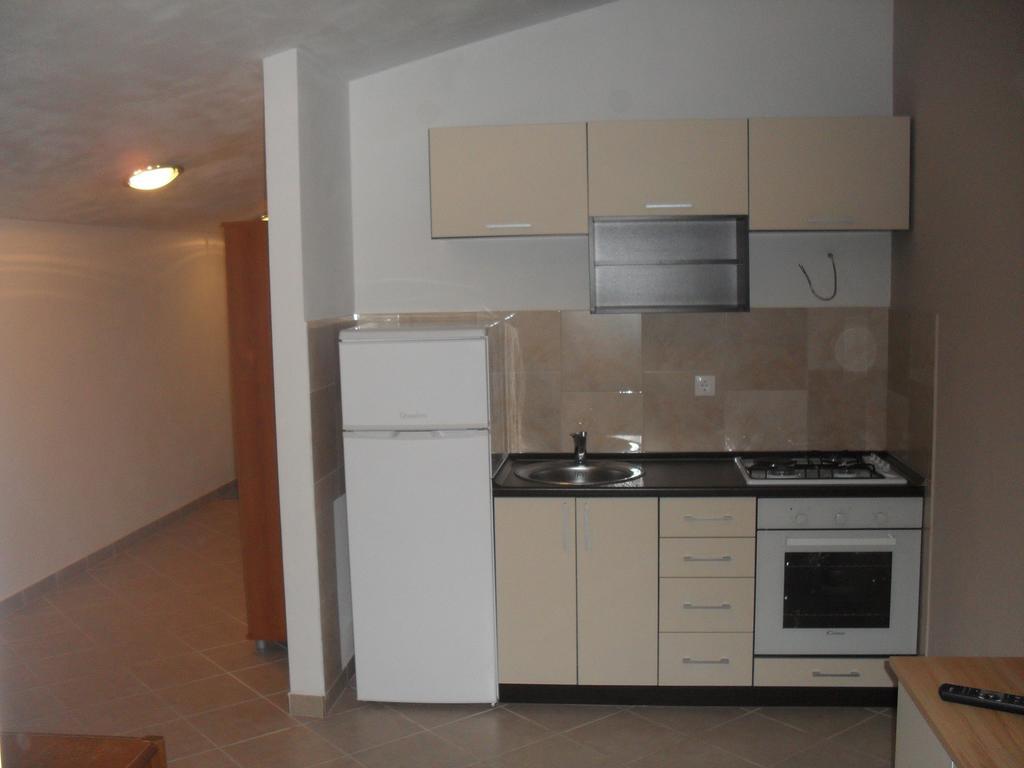Apartments Jurjevic Novalja Kamer foto